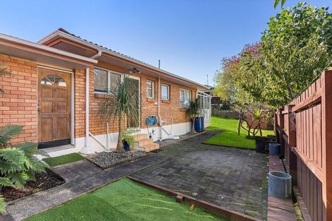 Photo of property in 4/112 Gossamer Drive, Pakuranga Heights, Auckland, 2010