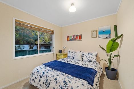 Photo of property in 2/3 Forsythe Place, Massey, Auckland, 0614