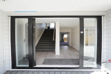 Photo of property in 7/19 Kingdale Road, Henderson, Auckland, 0610