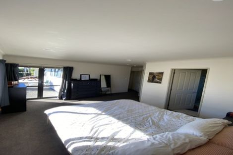 Photo of property in 17 Rivervale Grove, Stanmore Bay, Whangaparaoa, 0932