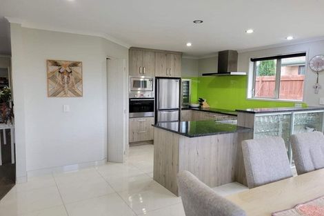 Photo of property in 28 Helenslee Road, Pokeno, 2402