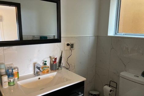 Photo of property in 15 Mills Road, Brooklyn, Wellington, 6021