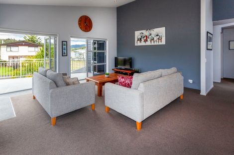 Photo of property in 116 Patuwai Drive, Whangamata, 3620