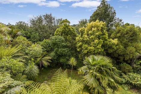 Photo of property in 22 Harrybrook Road, Green Bay, Auckland, 0604