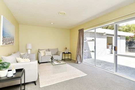 Photo of property in 142 Royal Park Drive, Parklands, Christchurch, 8083
