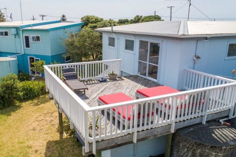 Photo of property in 48 Blue Pacific Parade, Riversdale Beach, Masterton, 5872