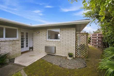 Photo of property in 34 Truby King Street, Merrilands, New Plymouth, 4312