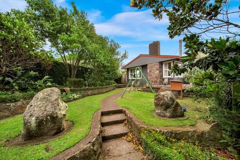 Photo of property in 22 Douglas Street, Hawera, 4610