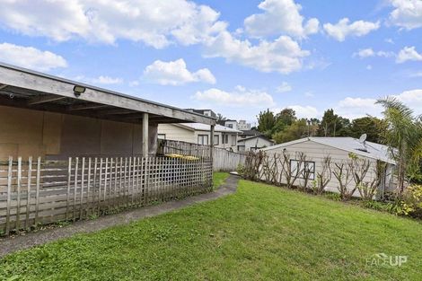 Photo of property in 1/95 Hobsonville Road, West Harbour, Auckland, 0618