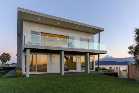 Photo of property in 5a Mission Street, Moturoa, New Plymouth, 4310