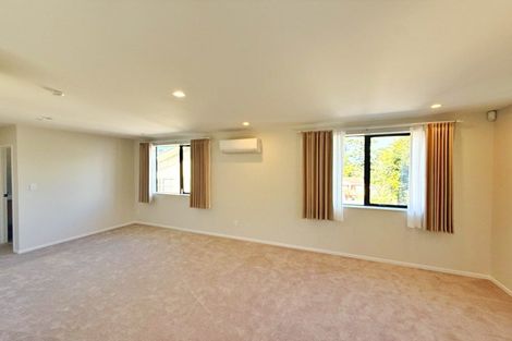 Photo of property in 94 West Harbour Drive, West Harbour, Auckland, 0618