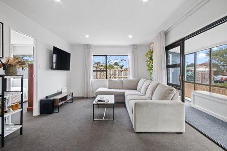 Photo of property in 12a Landscape Road, Pukekohe, 2120