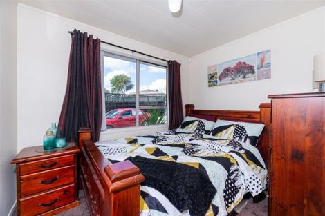 Photo of property in 2/9 Heathberry Close, Papatoetoe, Auckland, 2025