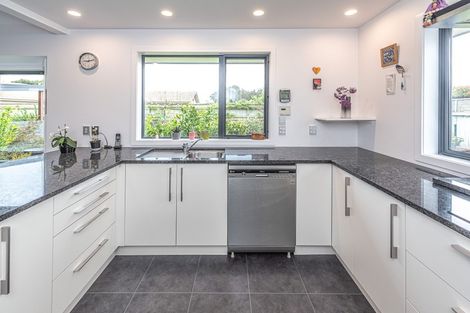 Photo of property in 30 Edith Collier Drive, Otamatea, Whanganui, 4500