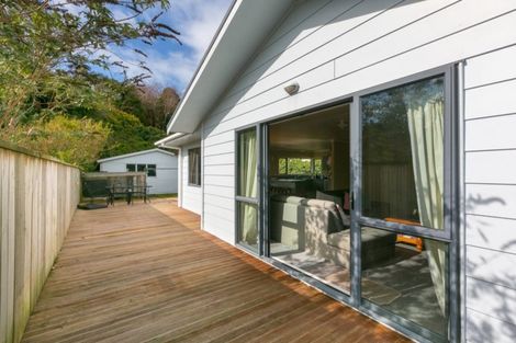 Photo of property in 55 Seaview Road, Marfell, New Plymouth, 4310