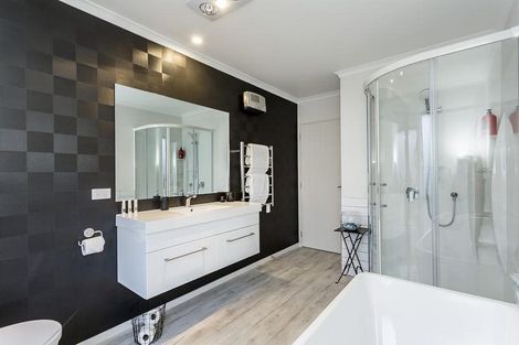 Photo of property in 18 Lancaster Lane, Waldronville, Dunedin, 9018