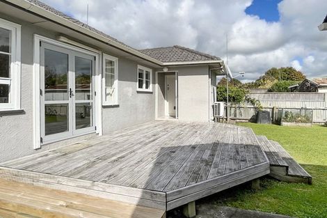 Photo of property in 17 Rewa Street, Takaro, Palmerston North, 4412