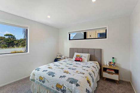 Photo of property in 48 Anderson Park Drive, Waikanae, 5036