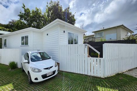Photo of property in 59c Larsen Crescent, Tawa, Wellington, 5028
