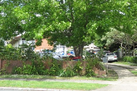 Photo of property in 16 Tranent Road, Mangere, Auckland, 2022