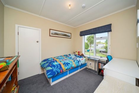Photo of property in 15 Nikau Street, Inglewood, 4330