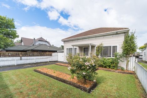 Photo of property in 94 Victoria Avenue, Palmerston North, 4410