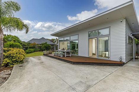 Photo of property in 8a Wairere Road, Torbay, Auckland, 0630