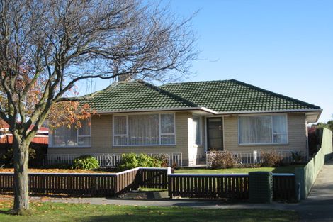 Photo of property in 96 Warren Crescent, Hillmorton, Christchurch, 8025