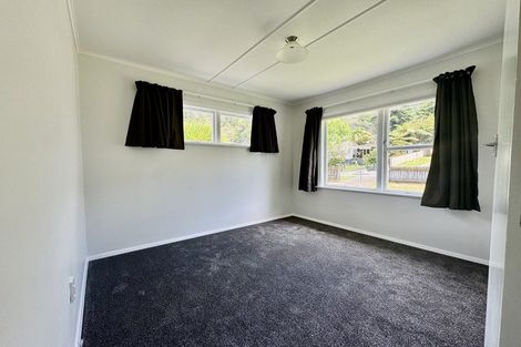 Photo of property in 5 Reid Road, Wainuiomata, Lower Hutt, 5014