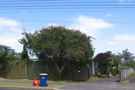 Photo of property in 122 Birkdale Road, Birkdale, Auckland, 0626