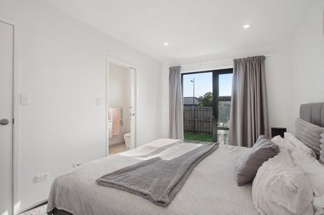 Photo of property in 1 Poutawa Lane, Clarks Beach, 2122