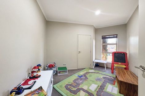 Photo of property in 2 Somerton Drive, Huntington, Hamilton, 3210