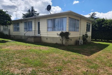 Photo of property in 2/10 Gloaming Place, Conifer Grove, Takanini, 2112