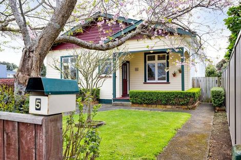 Photo of property in 5 Disraeli Street, Hawera, 4610