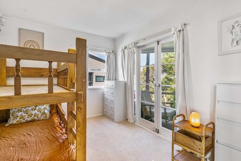 Photo of property in 96a Wade River Road, Stanmore Bay, Whangaparaoa, 0932