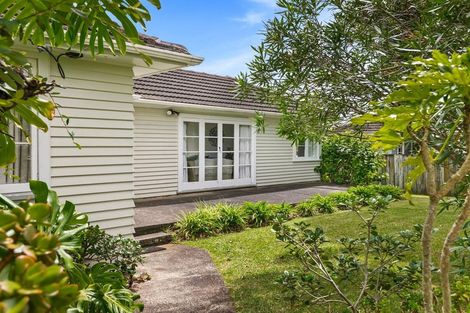 Photo of property in 70 Buscomb Avenue, Henderson, Auckland, 0610