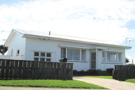 Photo of property in 2 Balgownie Avenue, Gonville, Whanganui, 4501