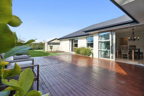 Photo of property in 18 Churchill Drive, Rangiora, 7400