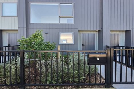 Photo of property in 8 Park Green Avenue, Rosehill, Papakura, 2113