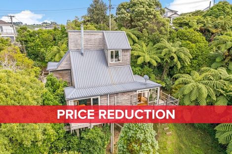 Photo of property in 22 Maungaraki Road, Korokoro, Lower Hutt, 5012