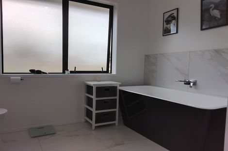 Photo of property in 11 Cherrywood Rise, Paparoa, 0571