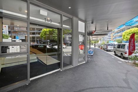 Photo of property in Pinnacle Apartments, E402/160 Victoria Street, Te Aro, Wellington, 6011