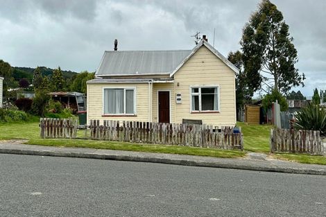 Photo of property in 26 Poole Street, Kaitangata, 9210