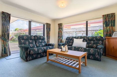 Photo of property in 40 Campion Road, Waikanae Beach, Waikanae, 5036