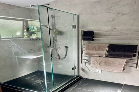 Photo of property in 2/3a City View Terrace, Birkenhead, Auckland, 0626