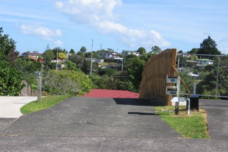 Photo of property in 2/30 Cockayne Crescent, Sunnynook, Auckland, 0620