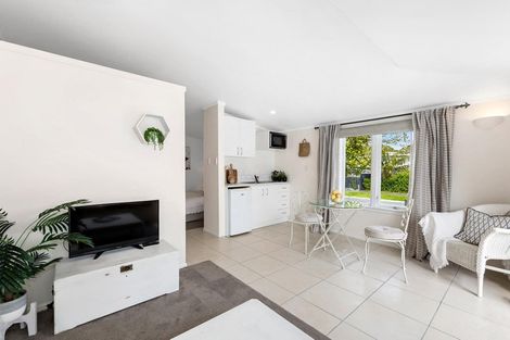 Photo of property in 10 Pembroke Crescent, Glendowie, Auckland, 1071