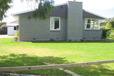 Photo of property in 28 Barnes Road, Redwood, Christchurch, 8051