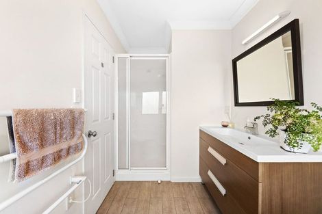 Photo of property in 1/15 Penruddocke Road, Half Moon Bay, Auckland, 2012