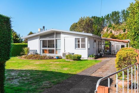 Photo of property in 71 Te Herekiekie Street, Turangi, 3334